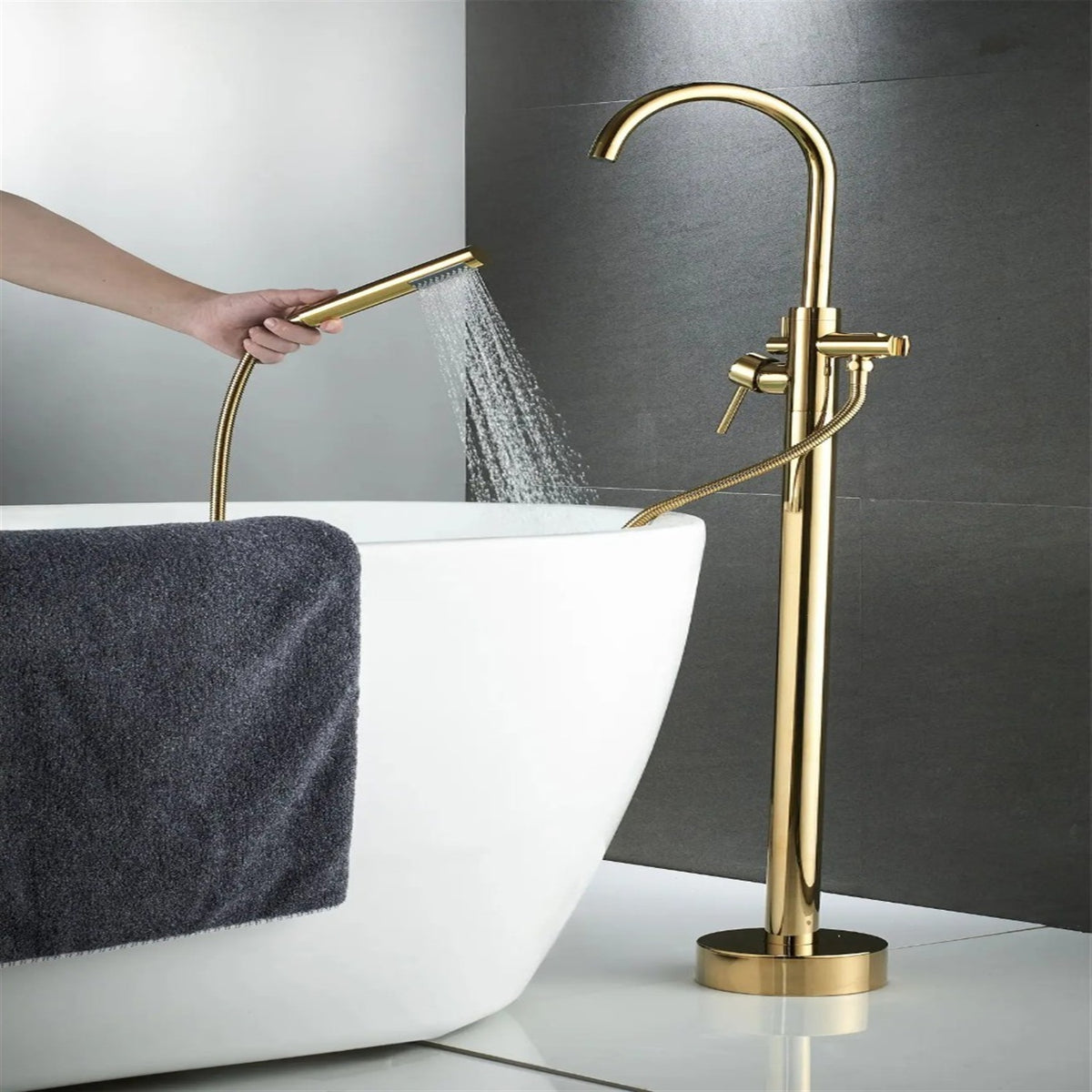 Freistehende Wannenarmatur Lungo – Gold