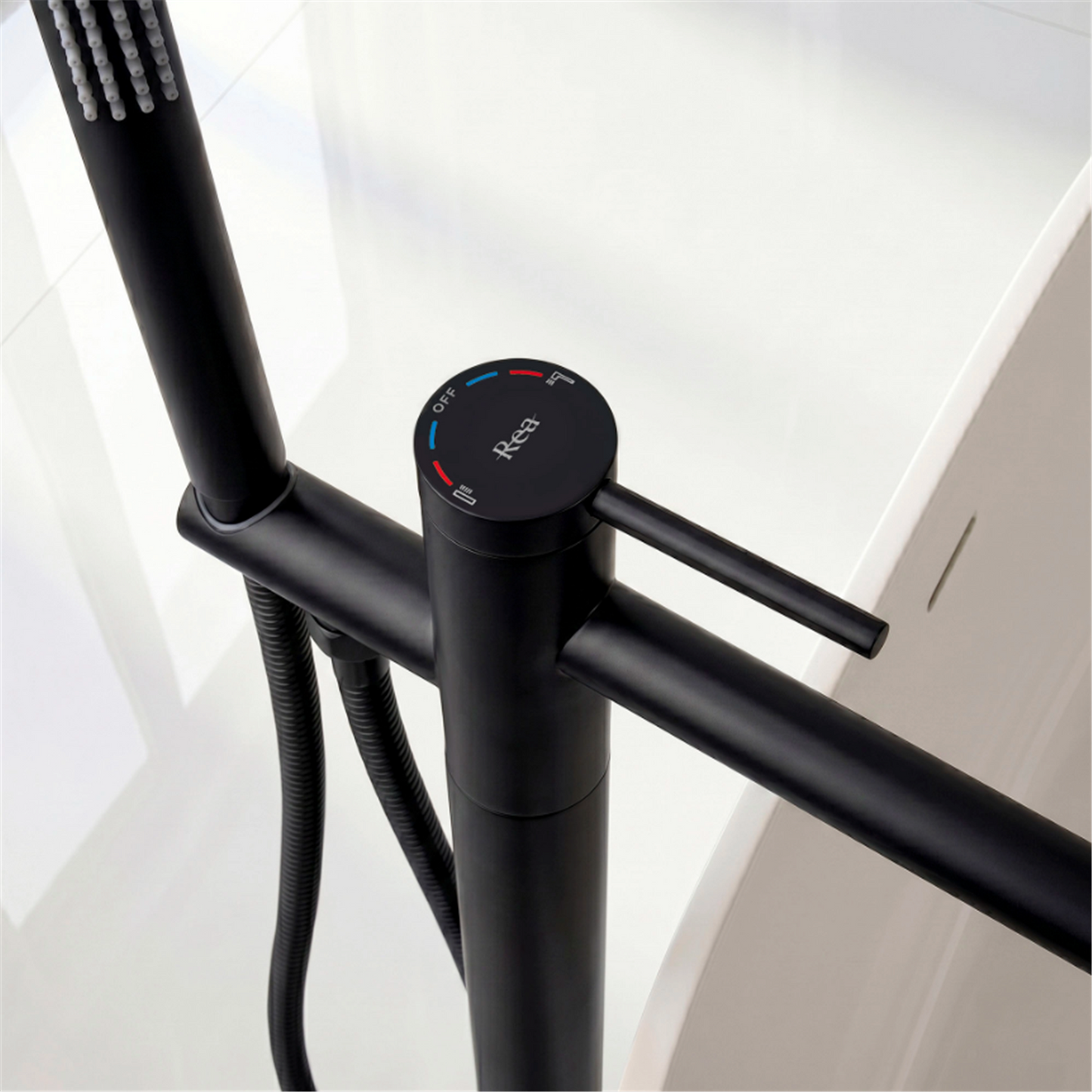Badewannenarmatur Clif Schwarz freistehend mit Handbrause