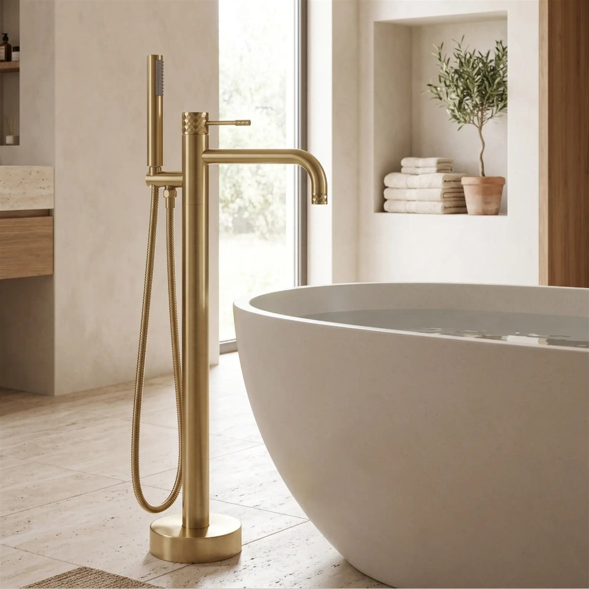 Freistehende Badewannenarmatur Lungo Diamond – Gold Matt