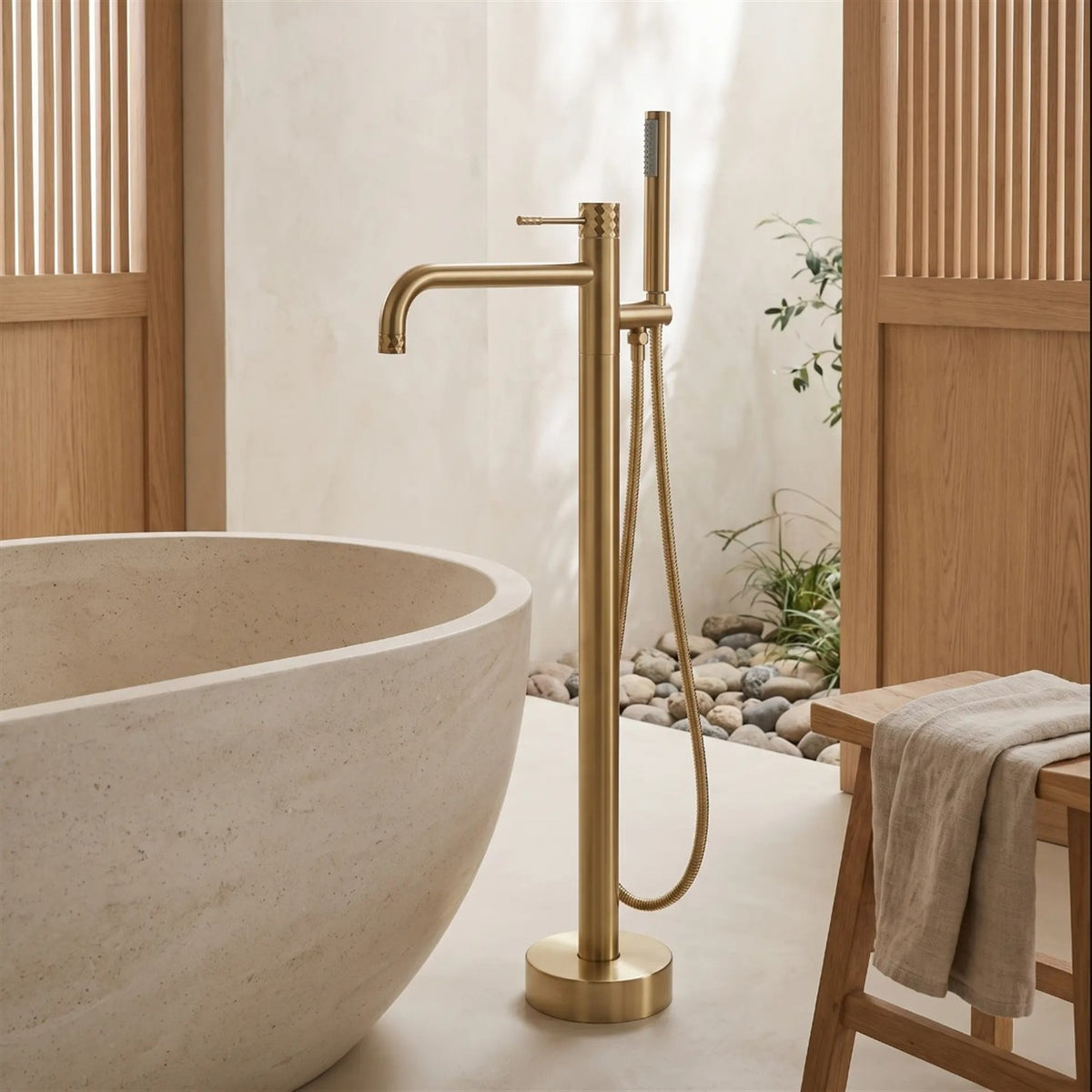 Freistehende Badewannenarmatur Lungo Diamond – Gold Matt