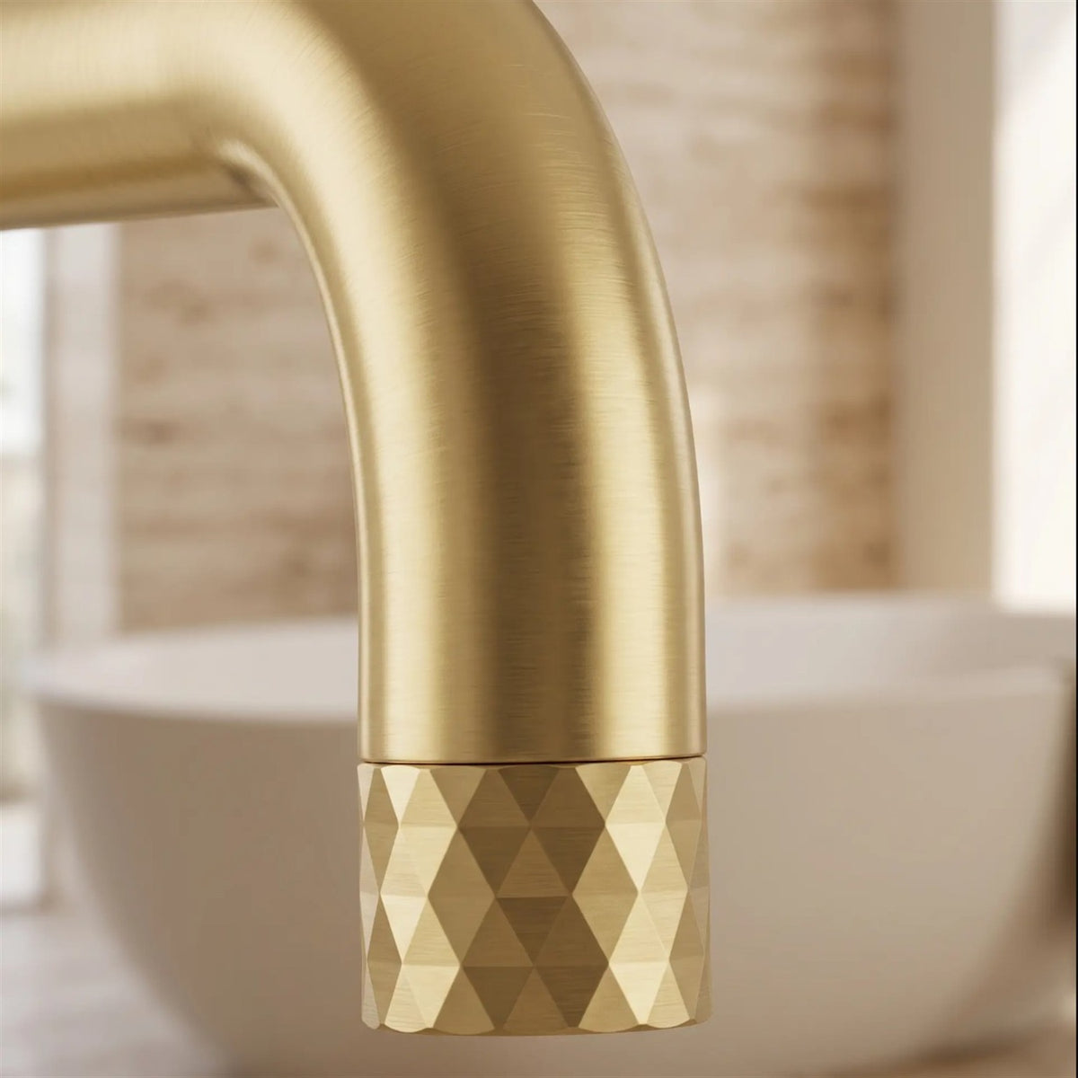 Freistehende Badewannenarmatur Lungo Diamond – Gold Matt